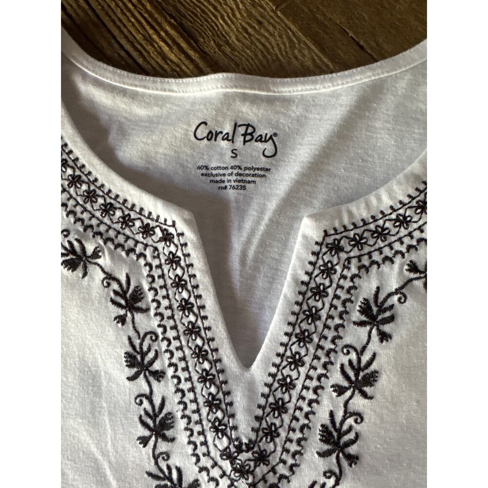 Coral Bay Split Neck Embroidered Top - Picture 4 of 8